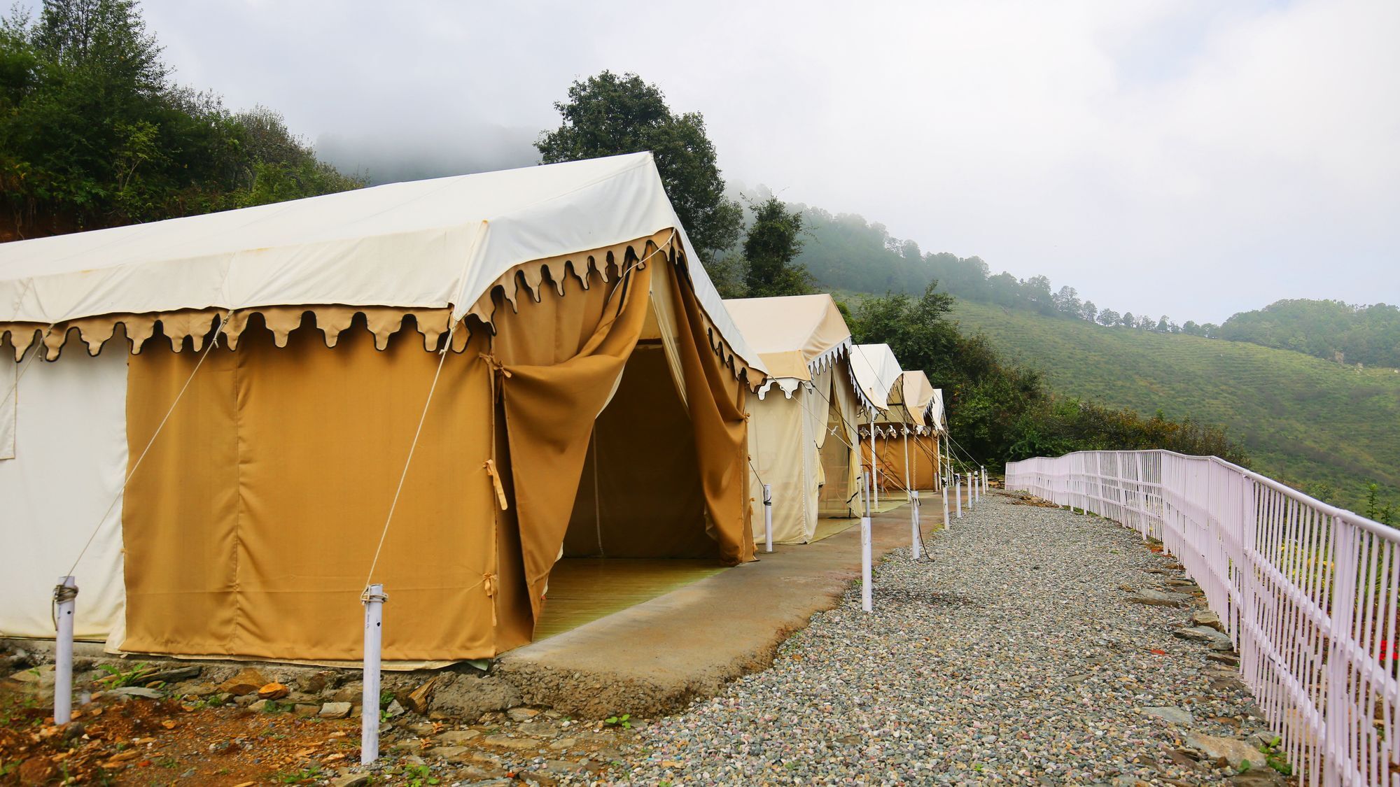 The Swiss Village Resort ไนนิตาล ภายนอก รูปภาพ