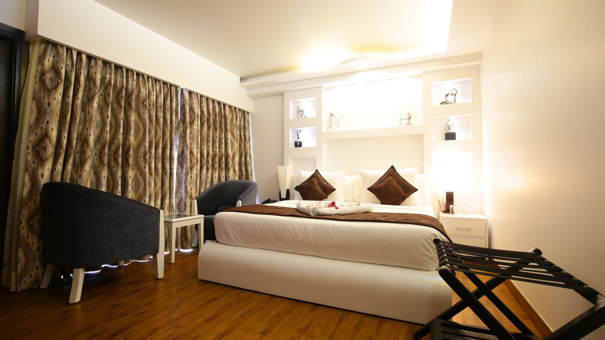The Swiss Village Resort ไนนิตาล ภายนอก รูปภาพ