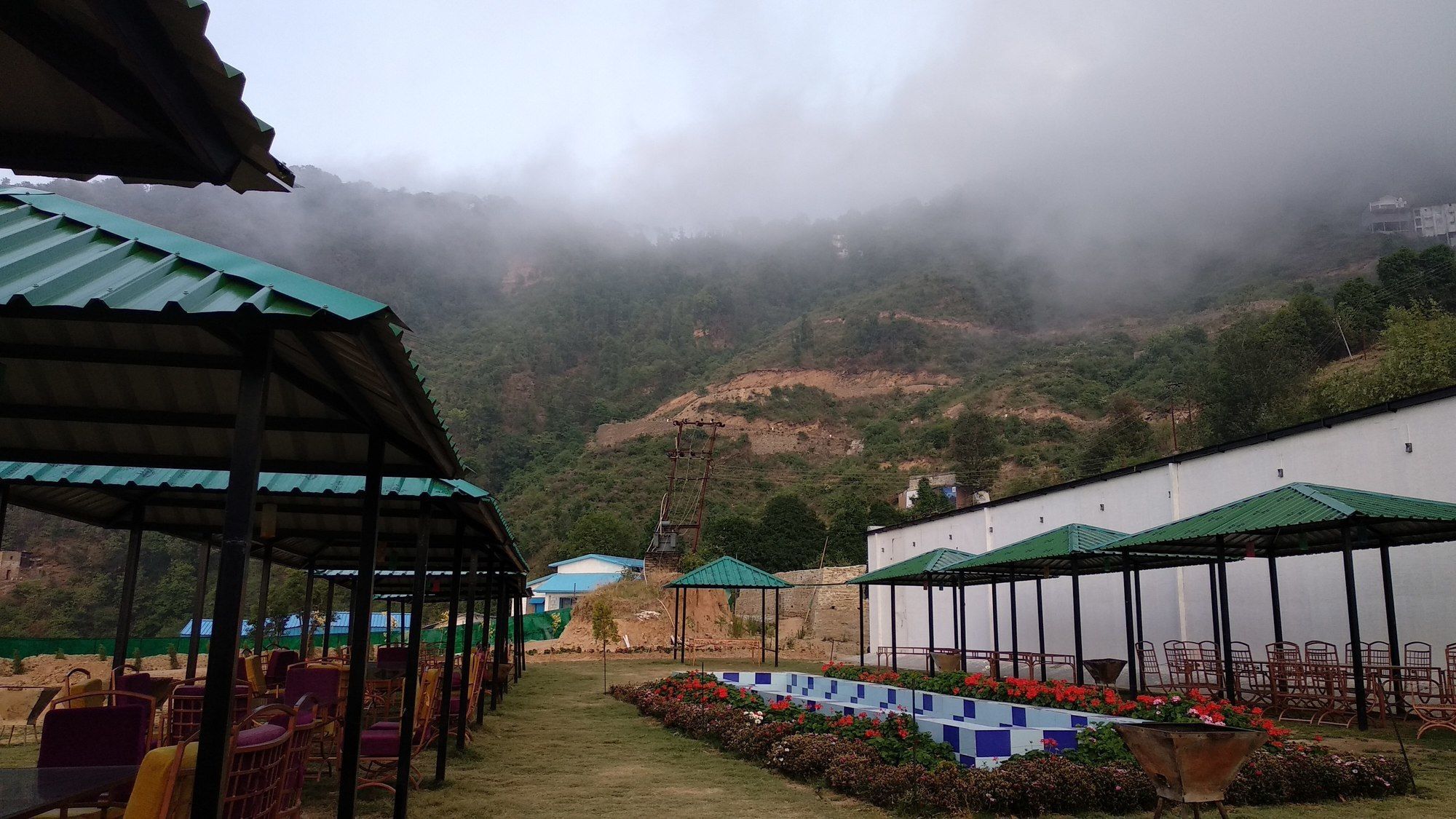 The Swiss Village Resort ไนนิตาล ภายนอก รูปภาพ