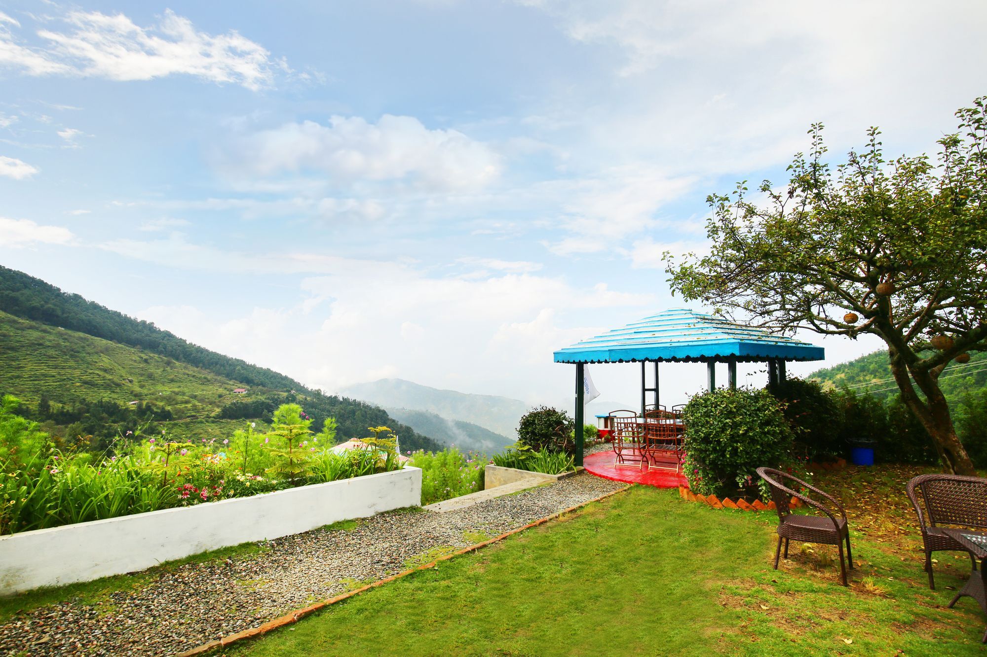 The Swiss Village Resort ไนนิตาล ภายนอก รูปภาพ